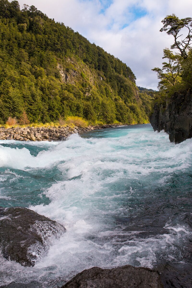 Водопады Петроуэ, Национальный парк Vicente Perez Rosales