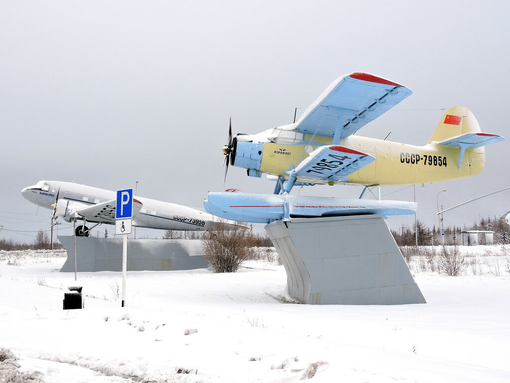 Элиста салехард. Музей полярной авиации Салехард. АН-2 Полярная Авиация. Ямал аэропорт Салехард. Салехард АН 2.