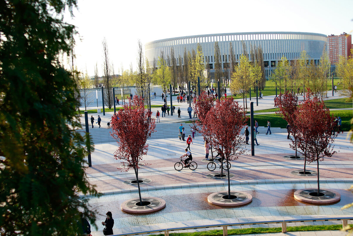 Красивейший стадион и соответвующий ему по красоте парк - новая визитная карточка города. Источник: Яндекс картинки