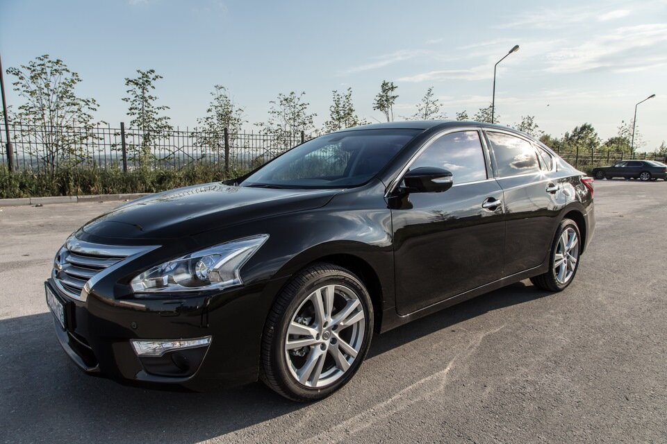 Для просмотра салона нажмите на стрелочку в право -> 