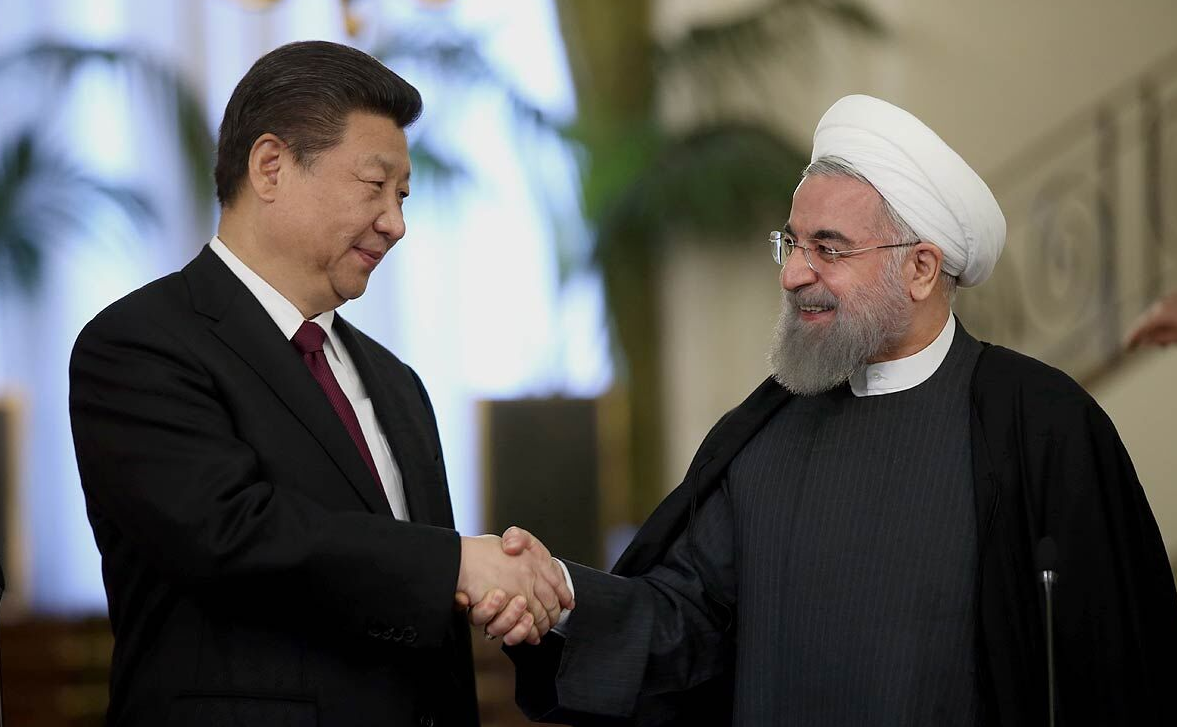 Союз россии ирана и китая. Си Цзин пин и Хасан Рухани. Хасан Рухани Китай. Си Цзиньпин Иран.