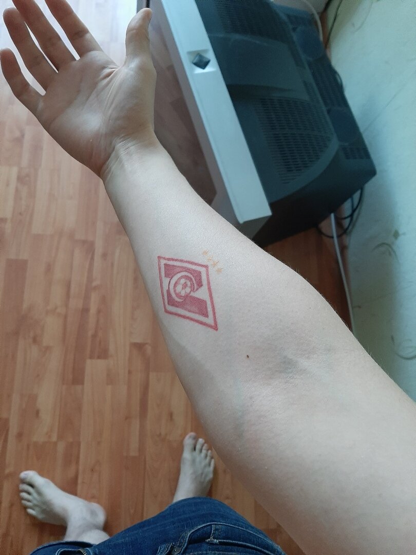 Такая татуировка у меня на правой руке