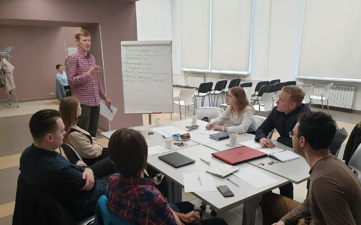Магистр и сотрудник института №1 МАИ Денис Прокопенко разрабатывает с молодыми управленцами программу по модернизации института