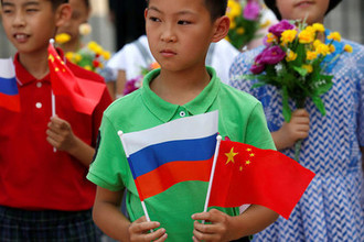 Фото: Китайский мальчик                                                                                                                              Источник: Kim Kyung Hoon/Reuters https://www.gazeta.ru/politics/2018/05/29_a_11774683.shtml