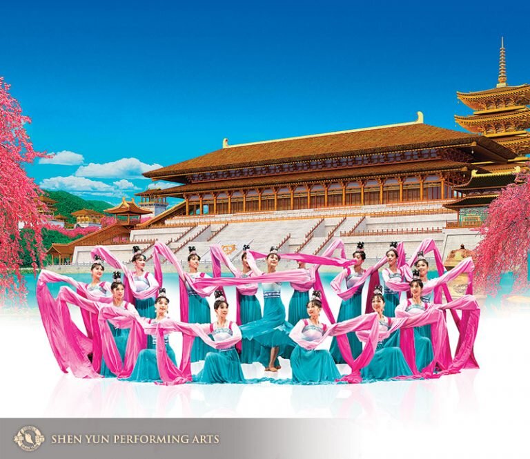 Движения водяных рукавов напоминают движение струящейся воды