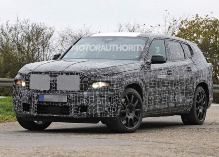                                                     Шпионские снимки BMW X8 2023 года