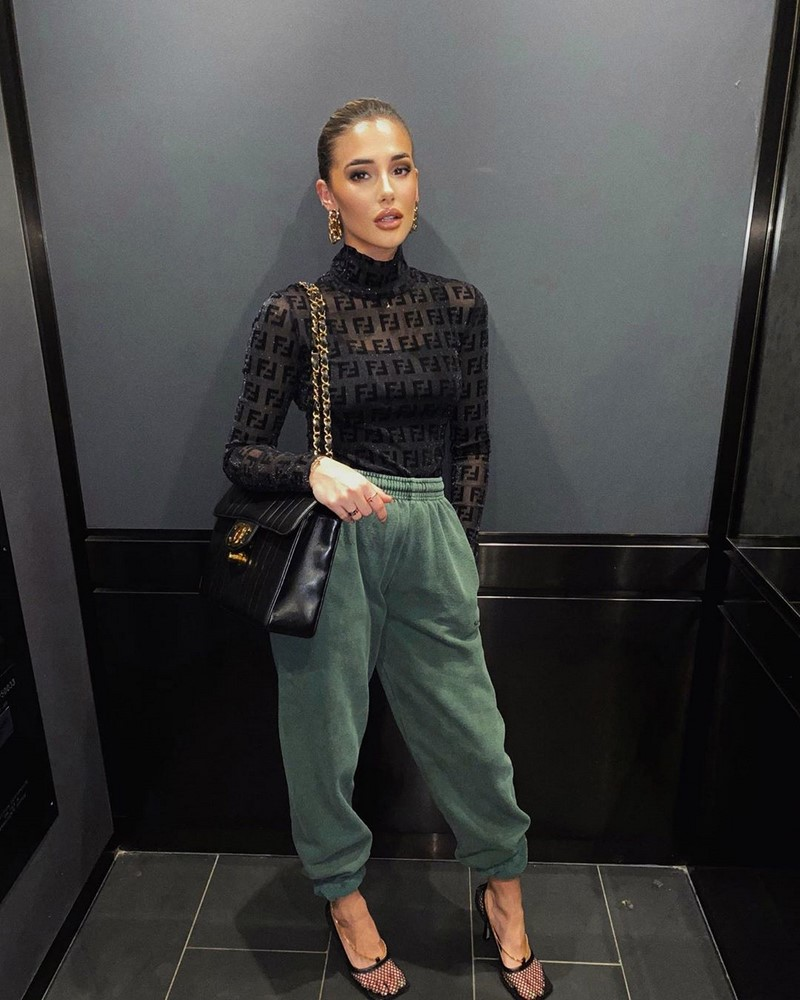 стиль брюк женский 2022. широкие брюки 2023. тренды штанов 2024. тренд брюк 2022 - 2023. модные брюки зима 2023.