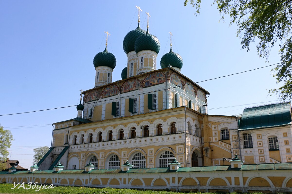 Очень красив Воскресенский собор