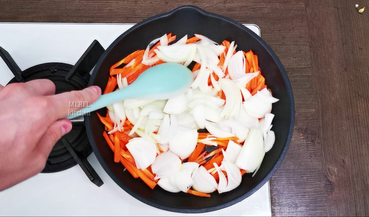 Когда хочется вкусной рыбки я готовлю ее «по-монастырски»: просто, быстро и  семье очень нравится, делюсь рецептом | MEREL | KITCHEN | Дзен