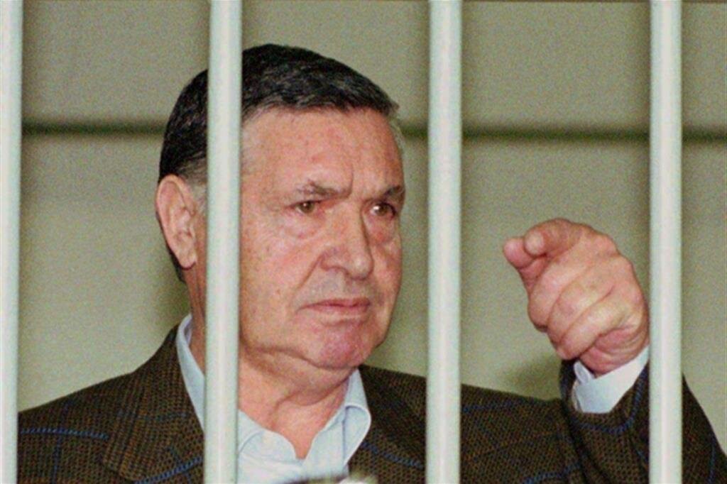 Салваторе или Тото Риина - бывший глава мафии Коза Ностра, «босс боссов». Во время преступной карьеры якобы лично убил порядка 40 человек и связан с сотнями заказных убийств. Получил прозвище Коротышка в связи с небольшим (1,58 м) ростом.