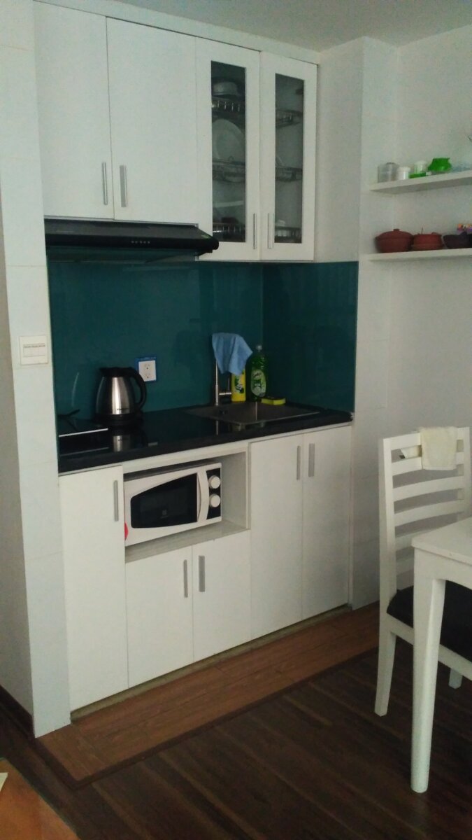 Белая кухня - всегда боялась. Оказалось, с ней можно жить. Фото автора.