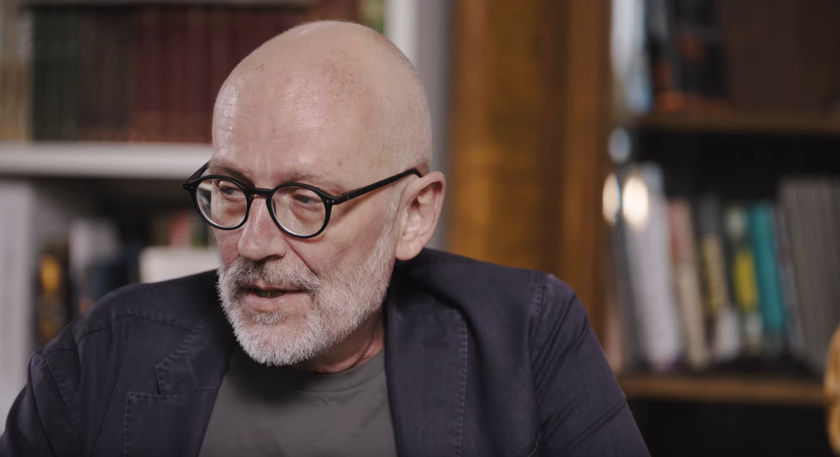 Александр Гордон во время интервью с Юрием Дудём. Скриншот видеоролика