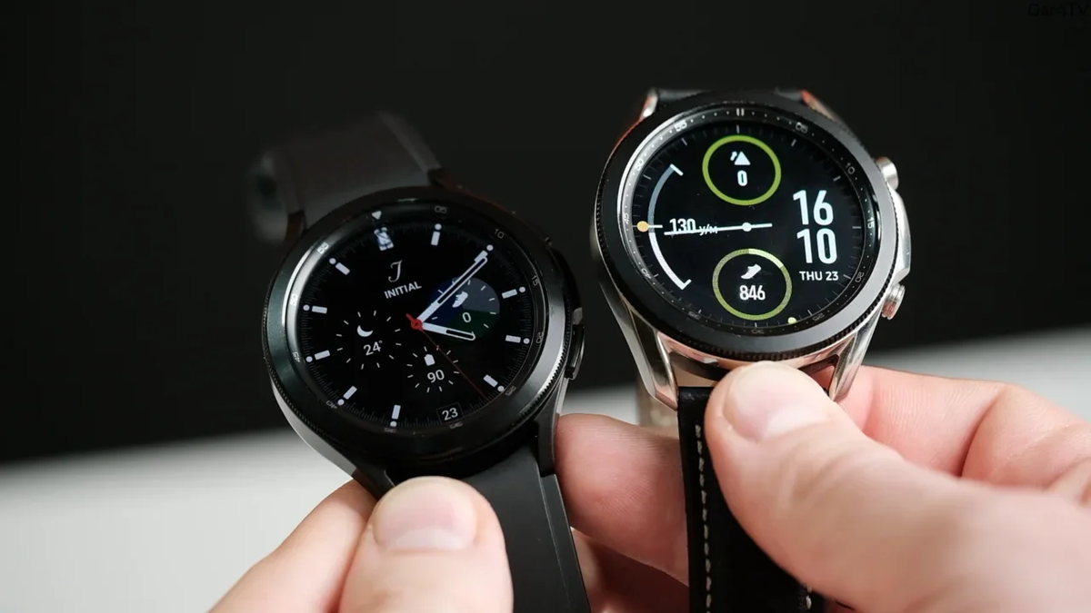 V watch 3. Самсунг вотч 3 Классик. Часы самсунг Galaxy watch 4 Классик. Galaxy watch 4 Classic 42 vs 46. Samsung watch 4 Classic и Samsung watch 4.