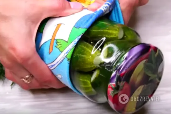 Закрываем банки стерилизованными крышками