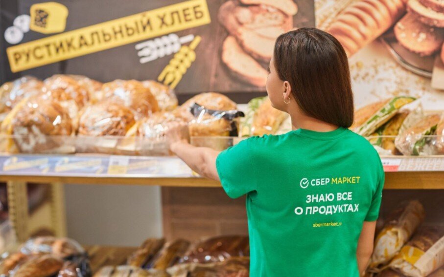 Не всем под силу работать по 12 часов, собирая товары с полок
