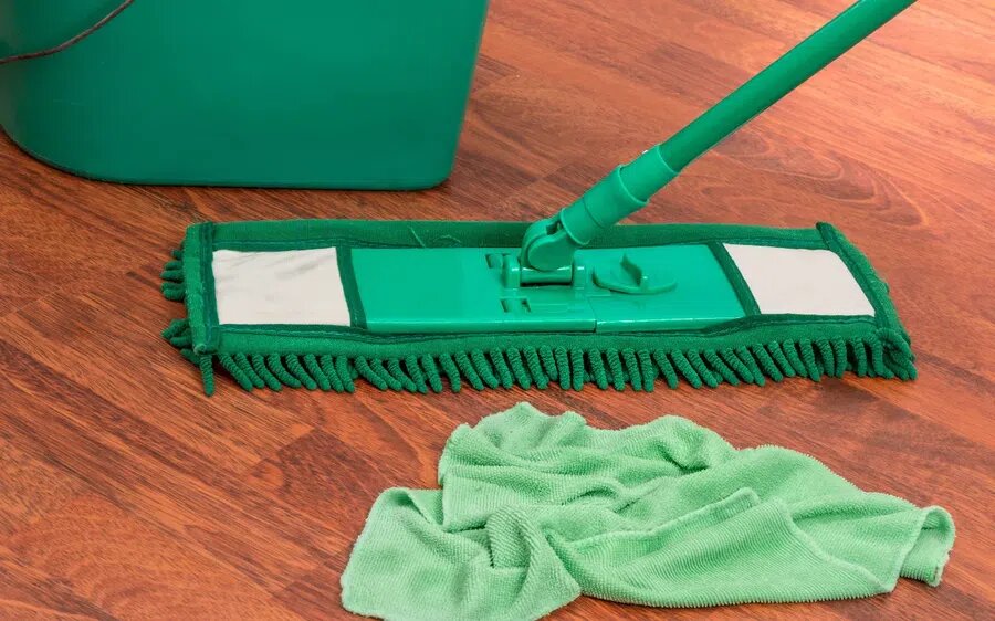 Швабрами пользуются многие люди. Фото: Pxfuel.com