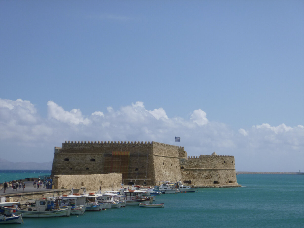 Fig. 01. Greece, Crete, Candia, now Heraklion, a fortress of Koules - Rocca al Mare.