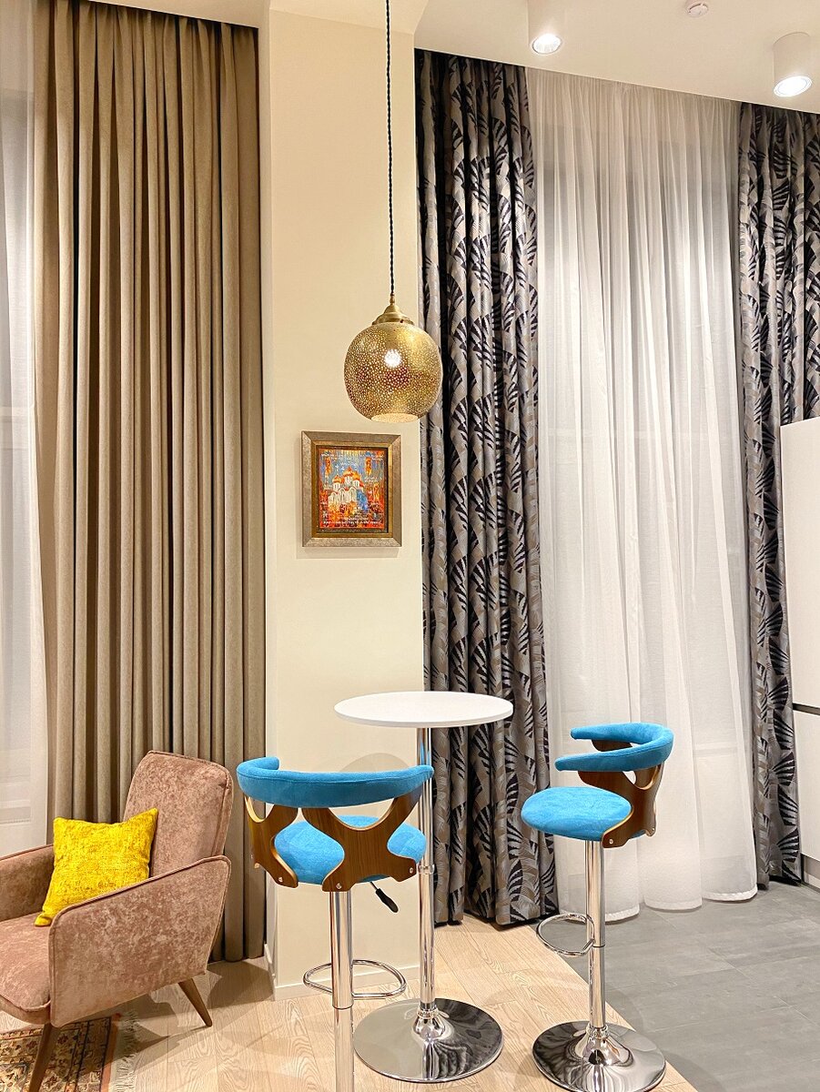 Один из проектов "Studio Ameli" по оформлению гостиной на в ЖК на Новом Арбате