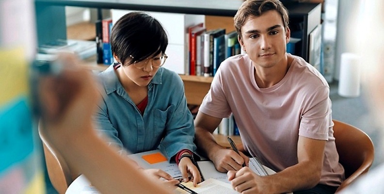 Источник: group.mercedes-benz.com