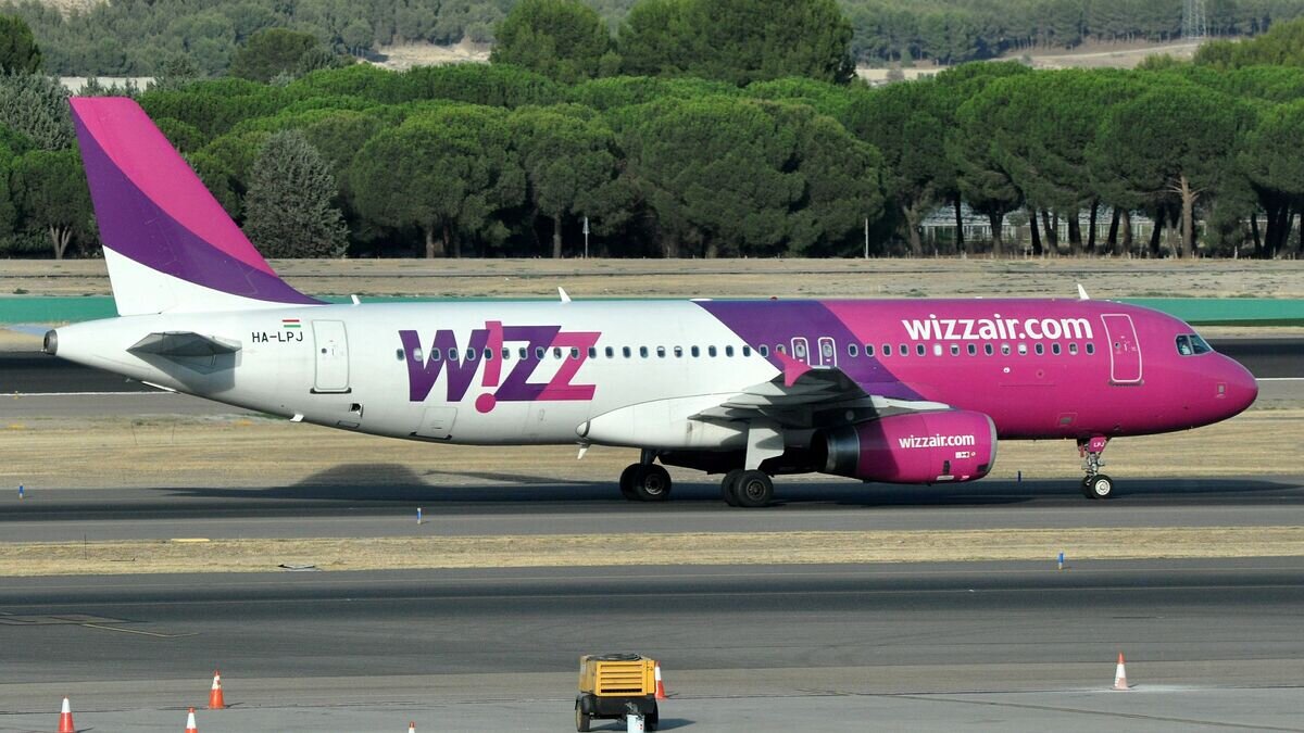    Самолет авиакомпании Wizz AirCC BY-SA 2.0 / ERIC SALARD / A320-232 WIZZ AIR