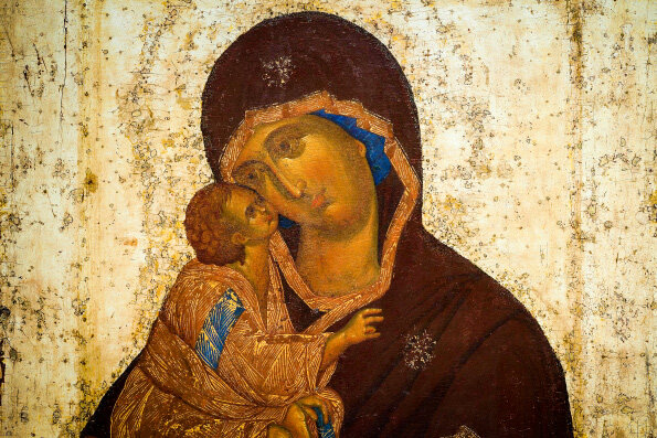 Донская икона Божией Матери. Феофан Грек, 1392. Из Благовещенского собора Московского Кремля, ныне находится в  Государственной Третьяковской галерее. Источник: https://tatmitropolia.ru/all_publications/publication/calendar_week/default.asp?id=70859
