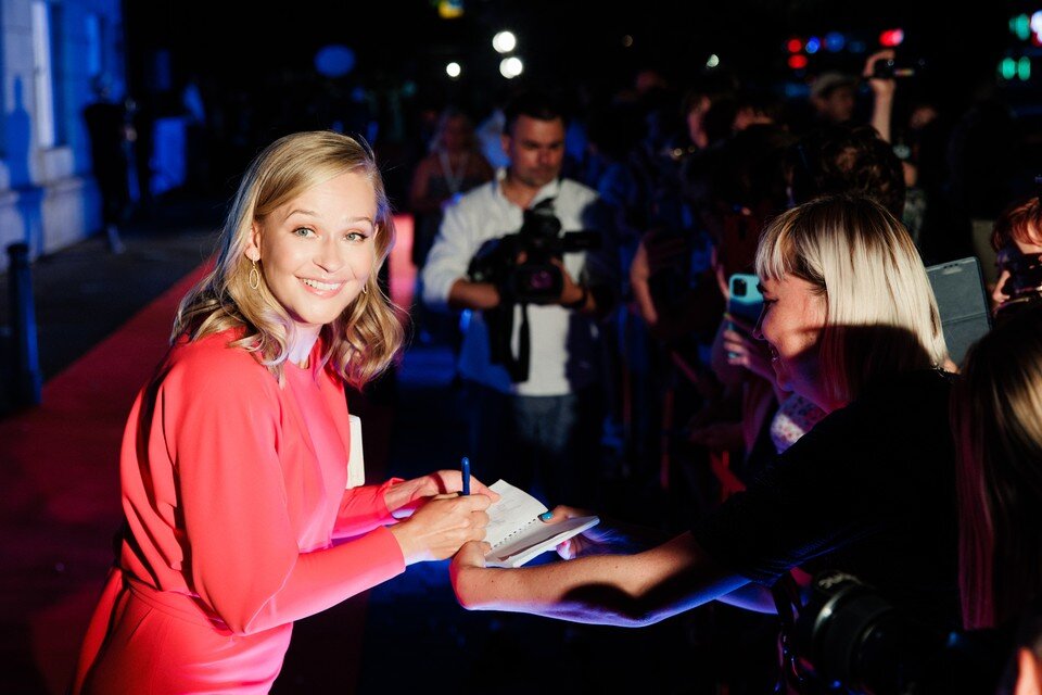     Юлия Пересильд на красной дорожке.  Предоставлено организаторами