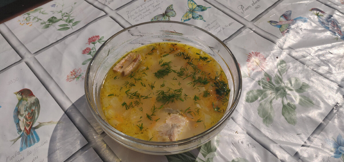 Рецепт дня: простой рыбный суп с овощами в мультиварке