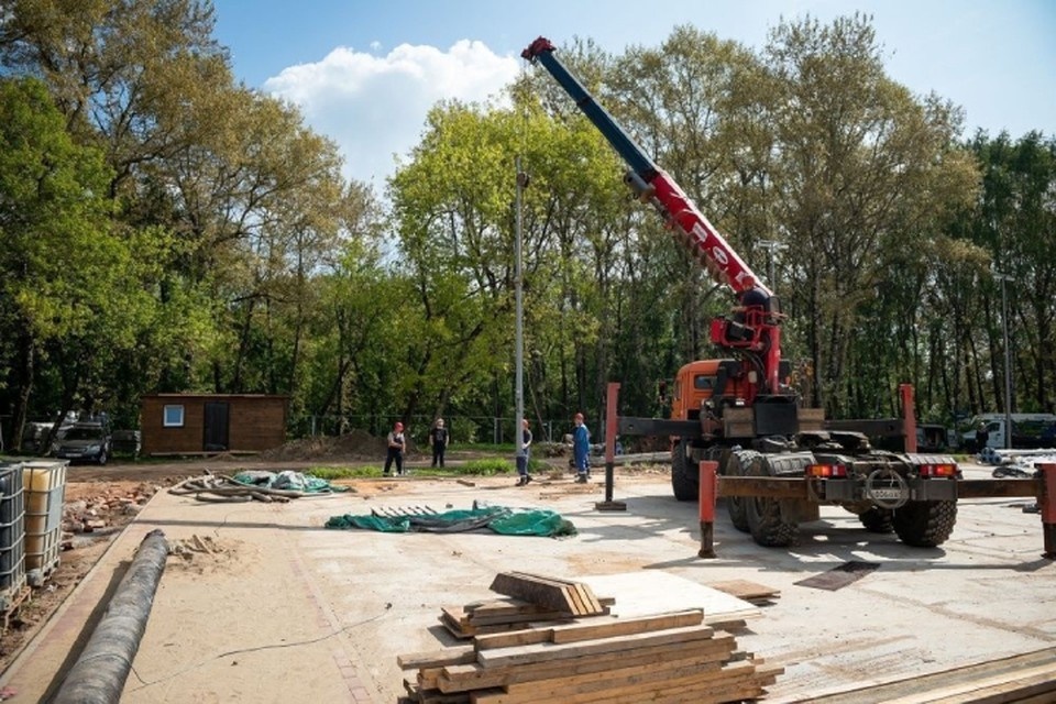    Работы по благоустройству идут как в районах области, так и в ее центре. Фото: киров.рф