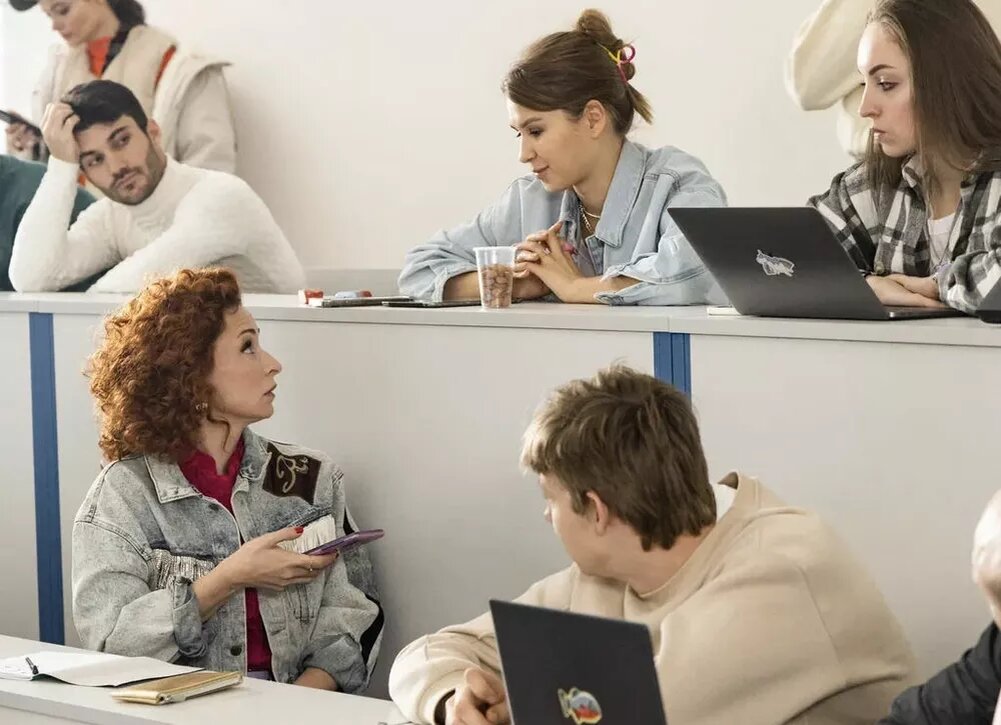    5 причин смотреть новый сериал “Первокурсницы”
