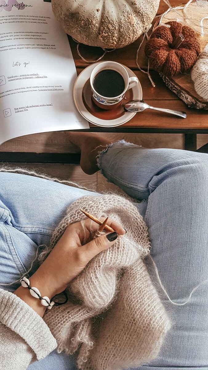 И конечно же любимое занятие 🧶