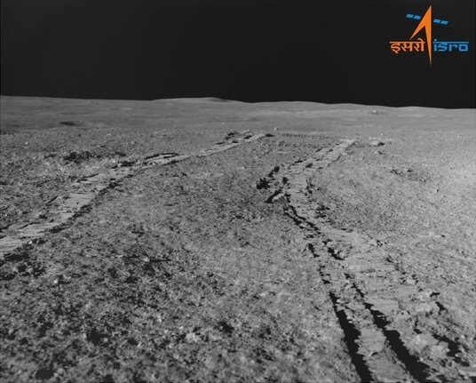 Листайте вправо, чтоб увидеть больше изображений. Credit: ISRO.