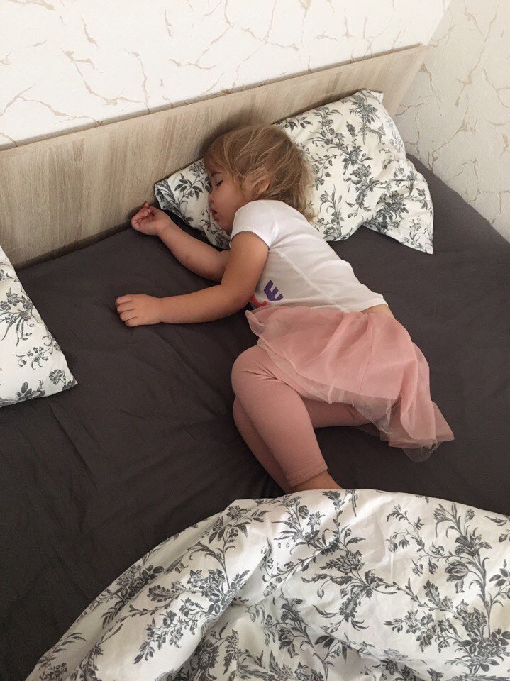 Дети такие ангелочки, когда спят.. Но стоит им проснуться и))