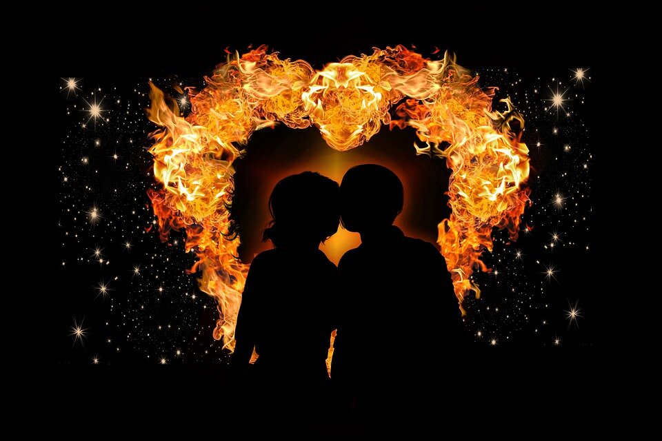 Фото: https://sueddie.wordpress.com/2018/06/22/forever-and-again-a-love-poem/