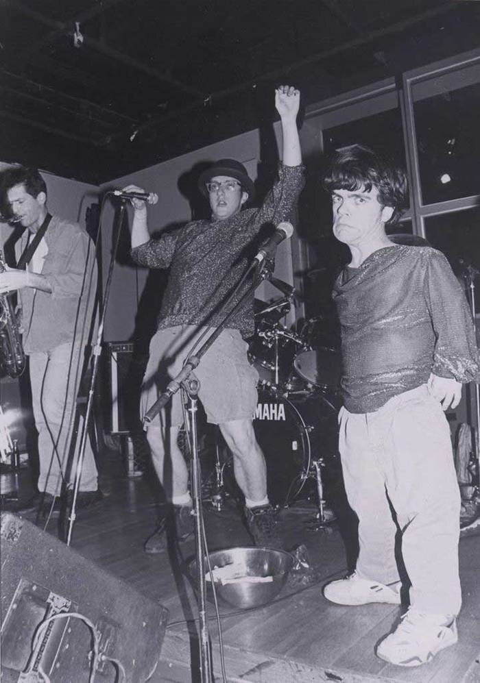 Питер Динклейдж-  участник панк-группы Whizzy, 1990-е.