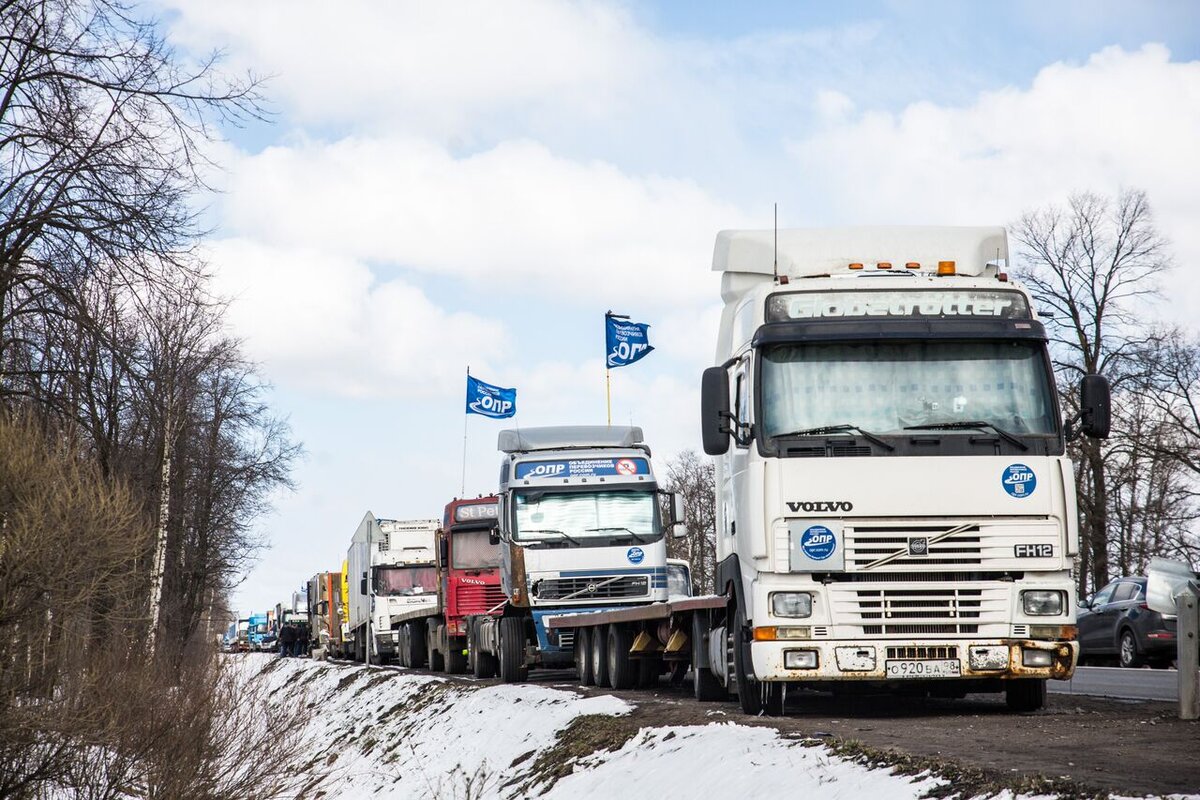водитель дальнобойщик.