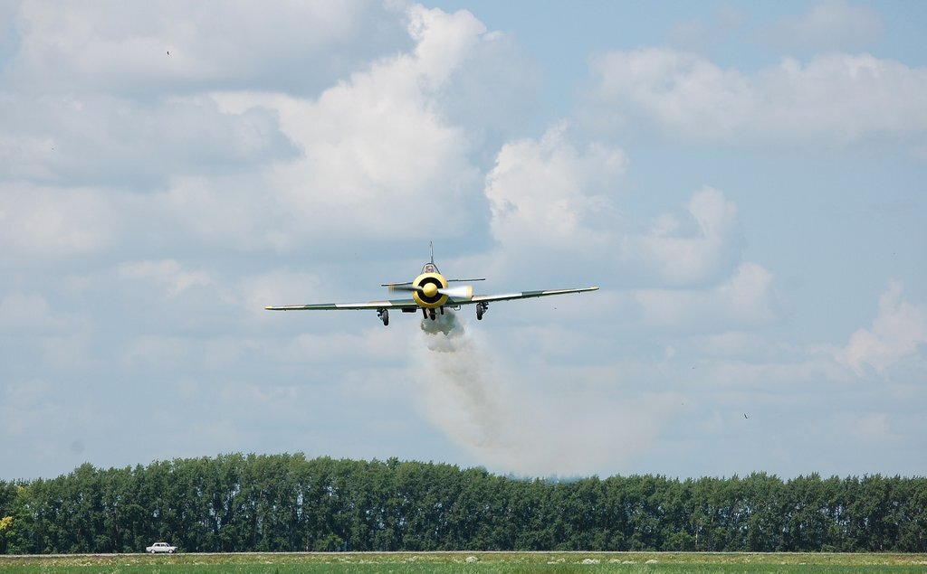  19-20 июля на аэродроме Поповка (Омск) состоялся второй этап СЛА-2019. Участников я показывал в репортаже - https://max-sky.livejournal.com/412767.html . Кроме дуэтного пилотажа - https://max-sky.livejournal.com/417806.html, пилоты на Як-52 Константин Иванов, Виталий Лукьянченко и Андрей Козлов показали и сольные выступления

