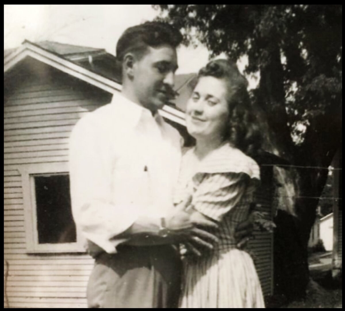 Бабушка и дедушка после свадьбы