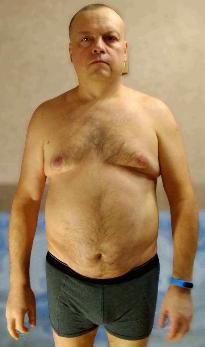 Вот так я сейчас выгляжу, вес 90,3 кг.