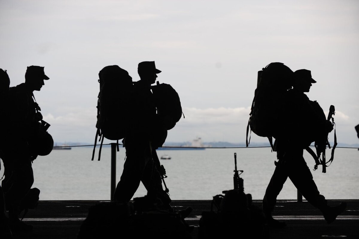 https://www.pexels.com/photo/sea-people-service-uniform-40820/