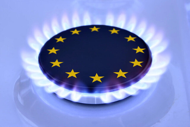 Из новостей: - Украина заявила о готовности к прекращению транзита газа из России     
 - Европа начала отбор газа из подземных хранилищ Теперь немного аналитики Максимум запасов в хранилищах Европы