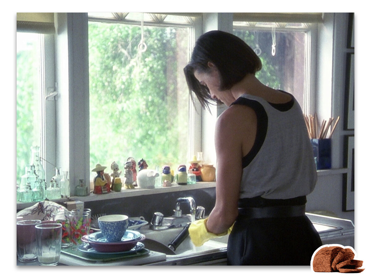 Деми Мур не хочет мыть посуду