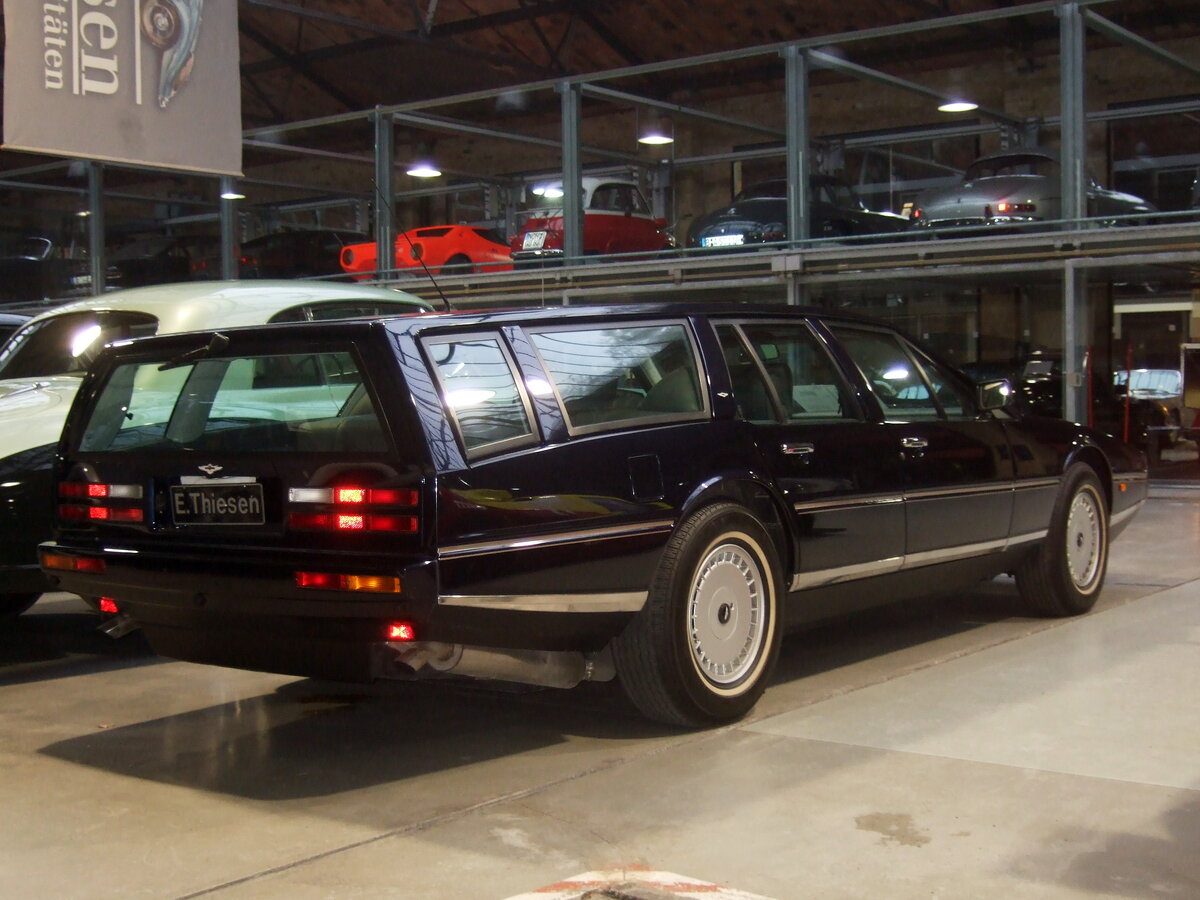 универсал Aston Martin Lagonda Shooting Brake. 