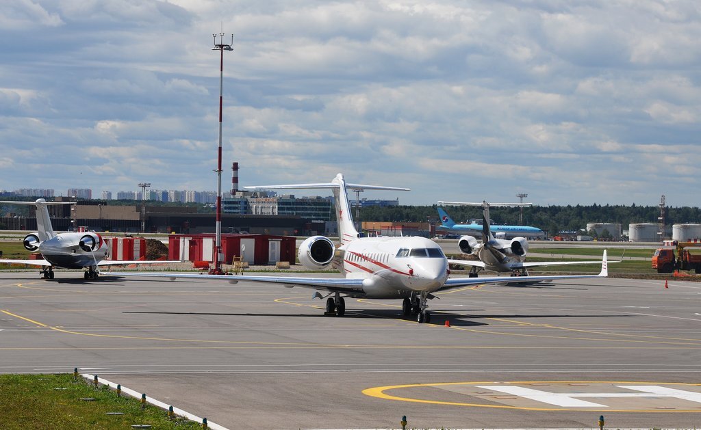 С ностальгией по СССР и красной звездой - M-CCCP - Bombardier Global 5000-BD-700-1A11

