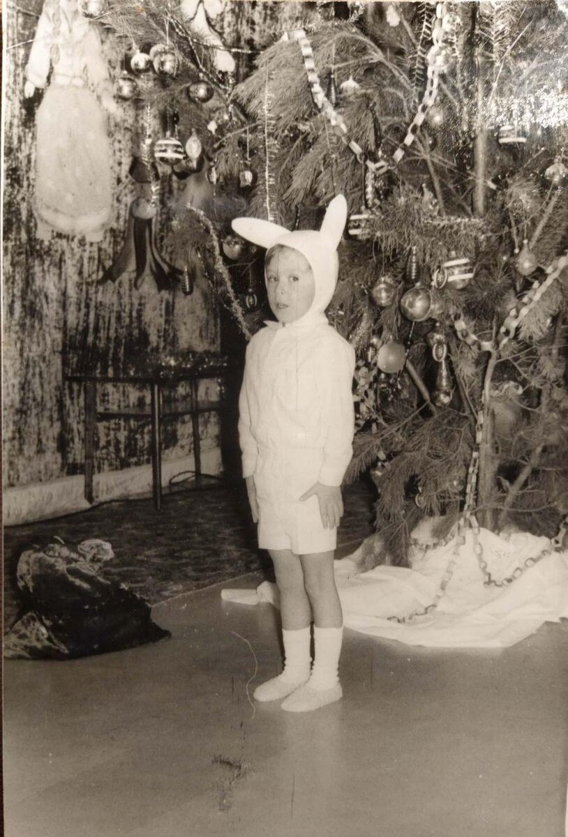 как солдат на построении (конец 80-х)