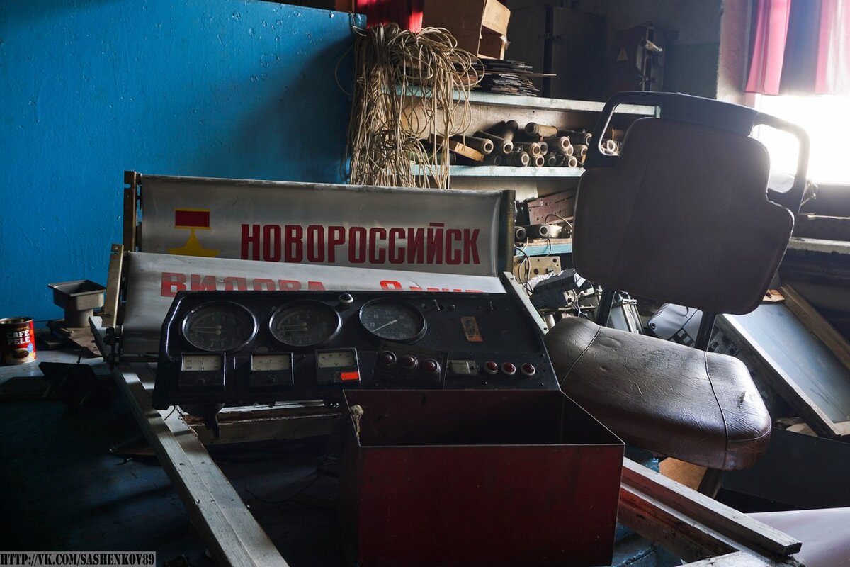 Закрытый Московский троллейбусный завод! Что осталось внутри заброшенных цехов?