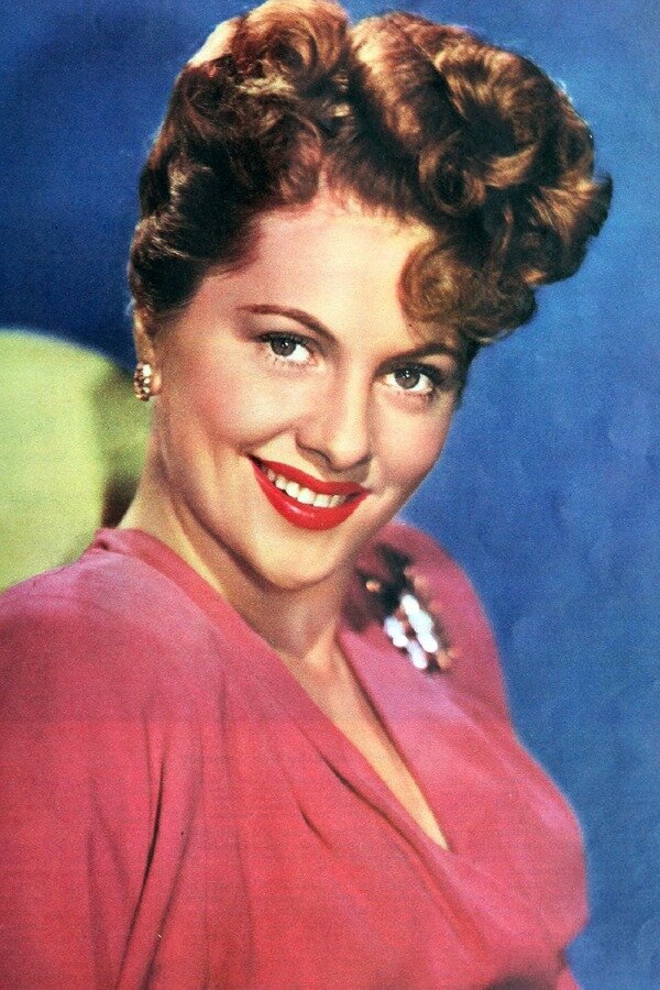 Источник: https://pixabay.com/ru/photos/%D0%B4%D0%B6%D0%BE%D0%B0%D0%BD-%D1%84%D0%BE%D0%BD%D1%82%D0%B5%D0%B9%D0%BD-%D0%B0%D0%BA%D1%82%D1%80%D0%B8%D1%81%D0%B0-%D1%81%D0%B1%D0%BE%D1%80-%D0%B2%D0%B8%D0%BD%D0%BE%D0%B3%D1%80%D0%B0%D0%B4%D0%B0-394483/