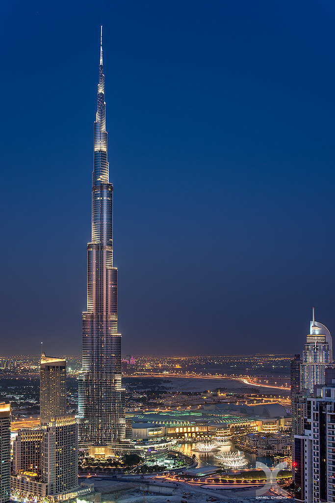 Самое высокое здание в мире фото сколько этажей дубай