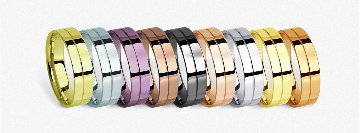 Интересный факт: У золота множество оттенков!   Сегодня на прилавках магазинов можно встретить золото почти любого цвета – белое, красное, зеленое, розовое и даже черное. Настоящие ли это украшения? И почему драгоценный металл меняет окрас?
 У чистого золота – красивый насыщенный солнечный оттенок. Но в беспримесном виде металл не используется – золото очень пластичное, и украшения из него быстро изнашиваются: покрываются царапинами, гнутся, стираются. Чтобы сделать драгоценности долговечными, в золото добавляют различные металлы. Как раз они и изменяют цвет. 
 Например:
• Красное золото получают, когда в сплав вводят большое количество меди.
• Белое золото – с включением палладия и никеля.
• Розовый цвет получается благодаря введению меди.
• Зеленый – когда добавляют серебро.
 
 Выбирайте золото разных оттенков в Волга Ломбард  https://vk.cc/8VvanP 