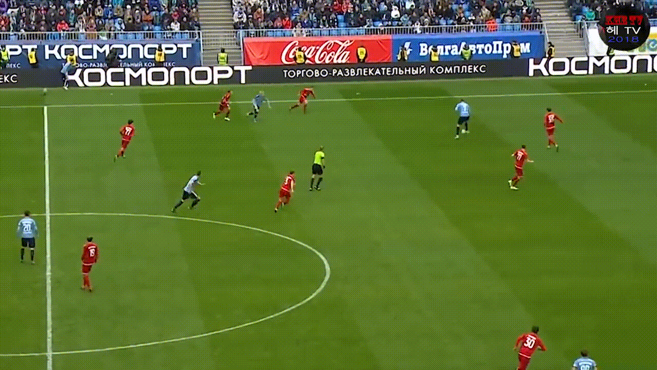Шикарно разогнал атаку и отдал конфету на гол.