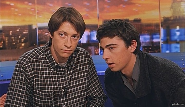 Кирилл Пирогов и Сергей Бодров в фильме «Брат 2». Кадр из фильма